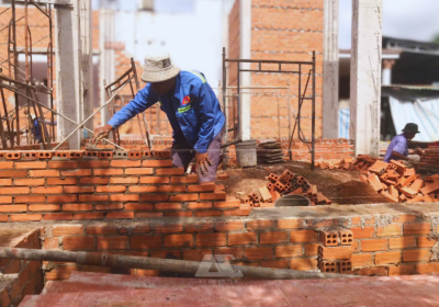 Cách tính số lượng gạch/m² tường và chi phí tổng